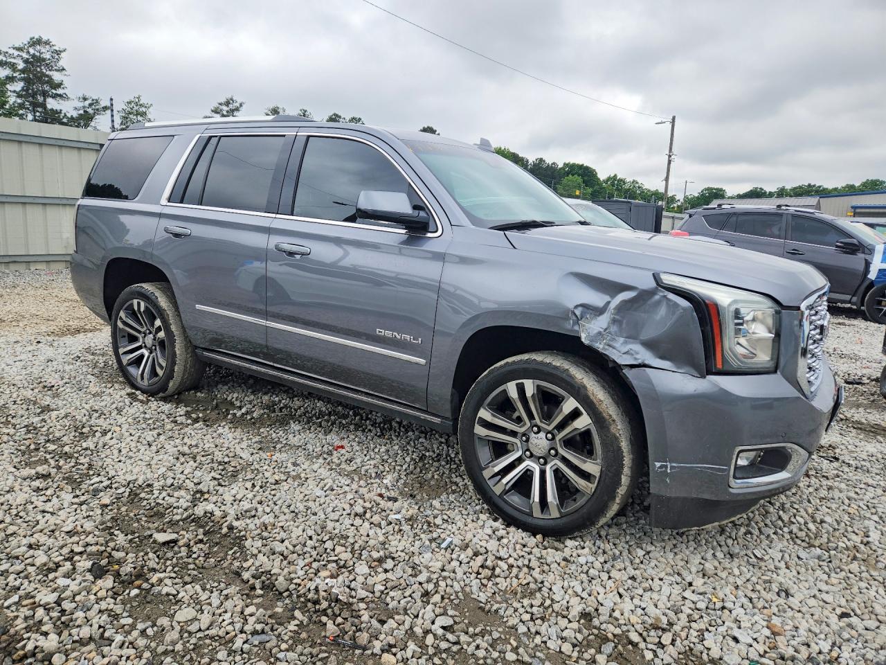 2019 GMC Yukon Denali - zdjęcie 4
