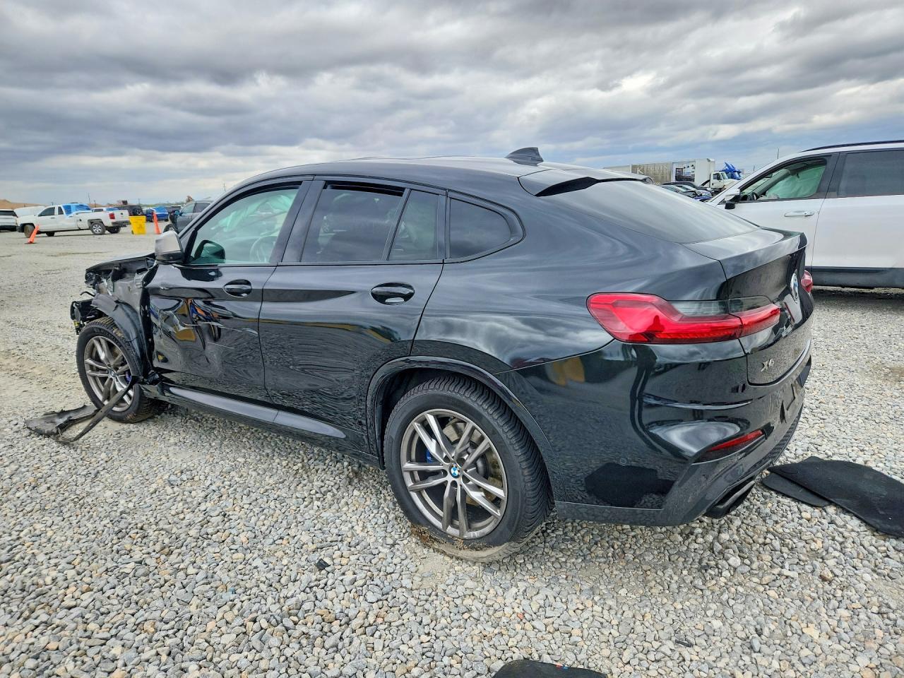 2021 BMW X4 xDrivem40I - zdjęcie 2