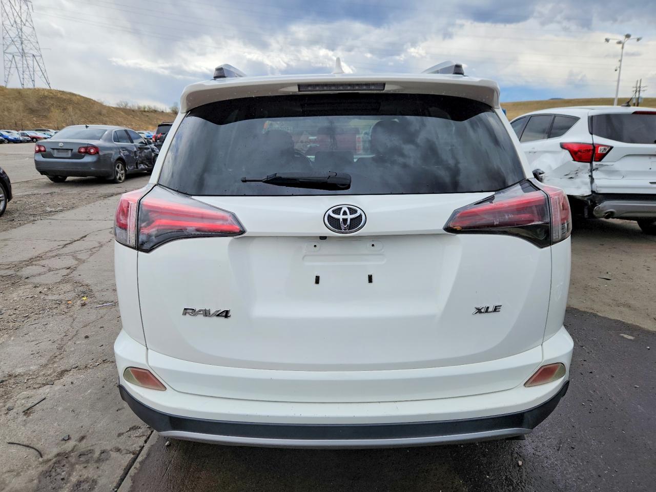 2016 Toyota Rav4 Xle - zdjęcie 6