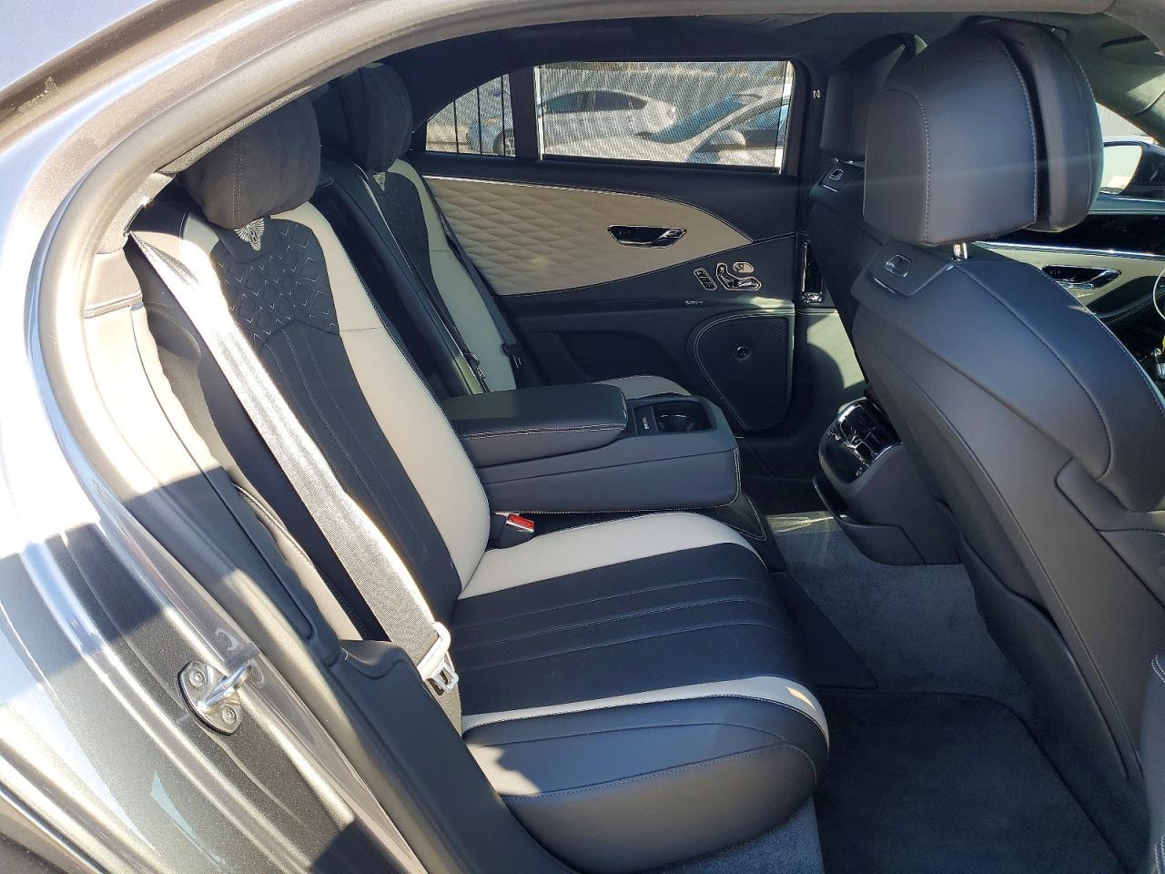 2024 Bentley Flying Spur - zdjęcie 10