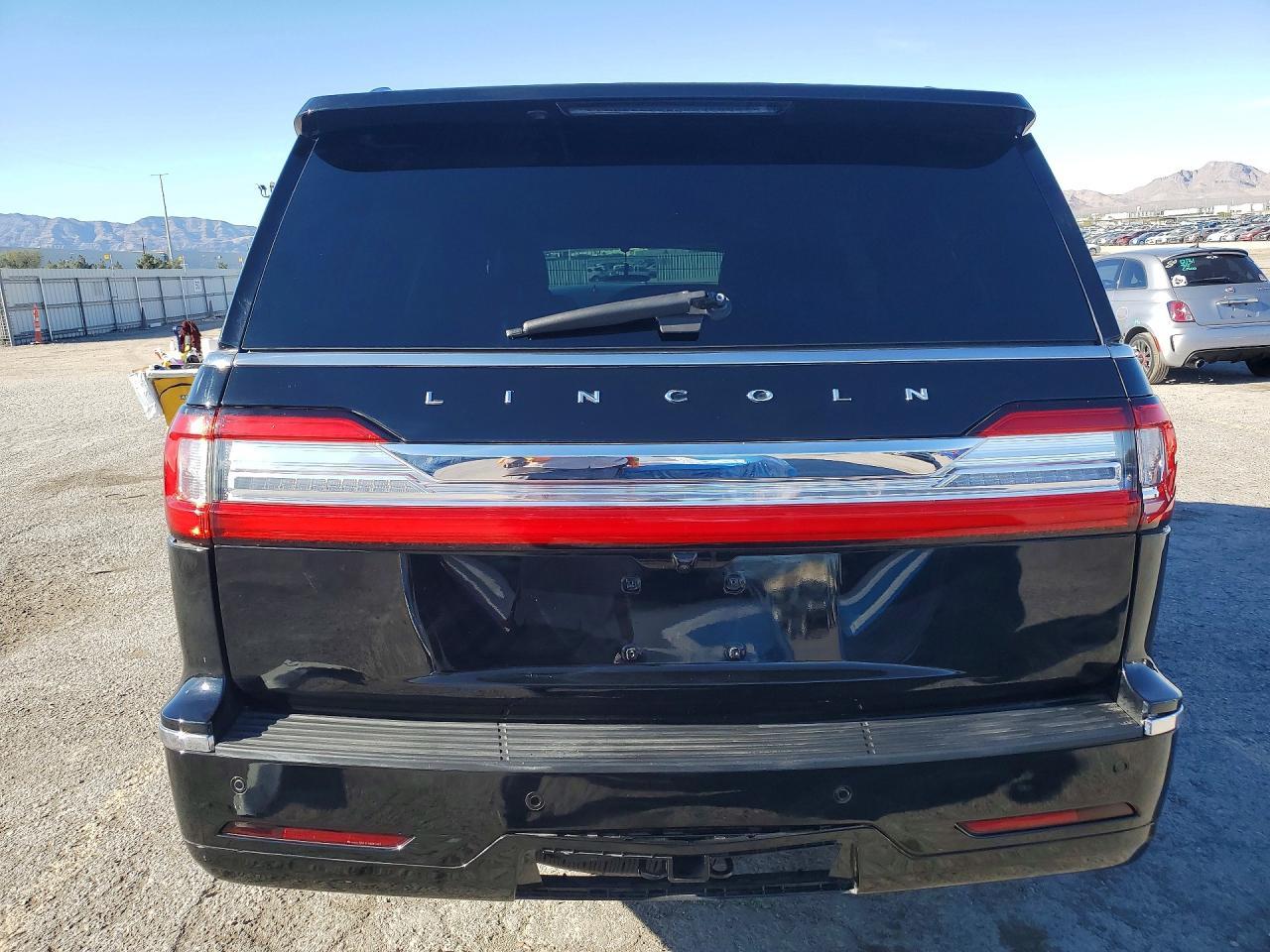 2018 Lincoln Navigator Reserve - zdjęcie 6