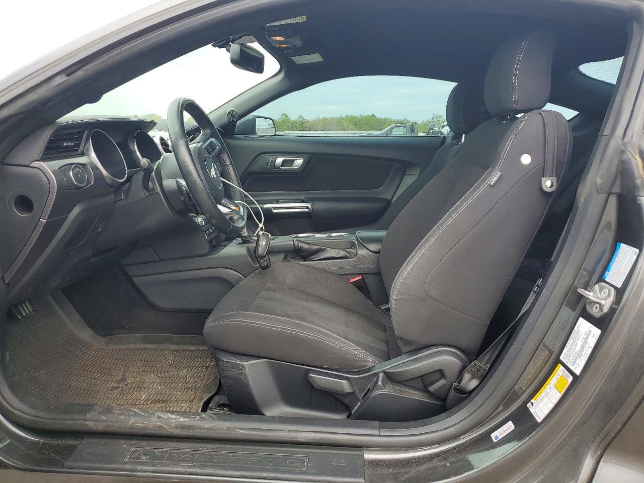 2019 Ford Mustang - zdjęcie 7