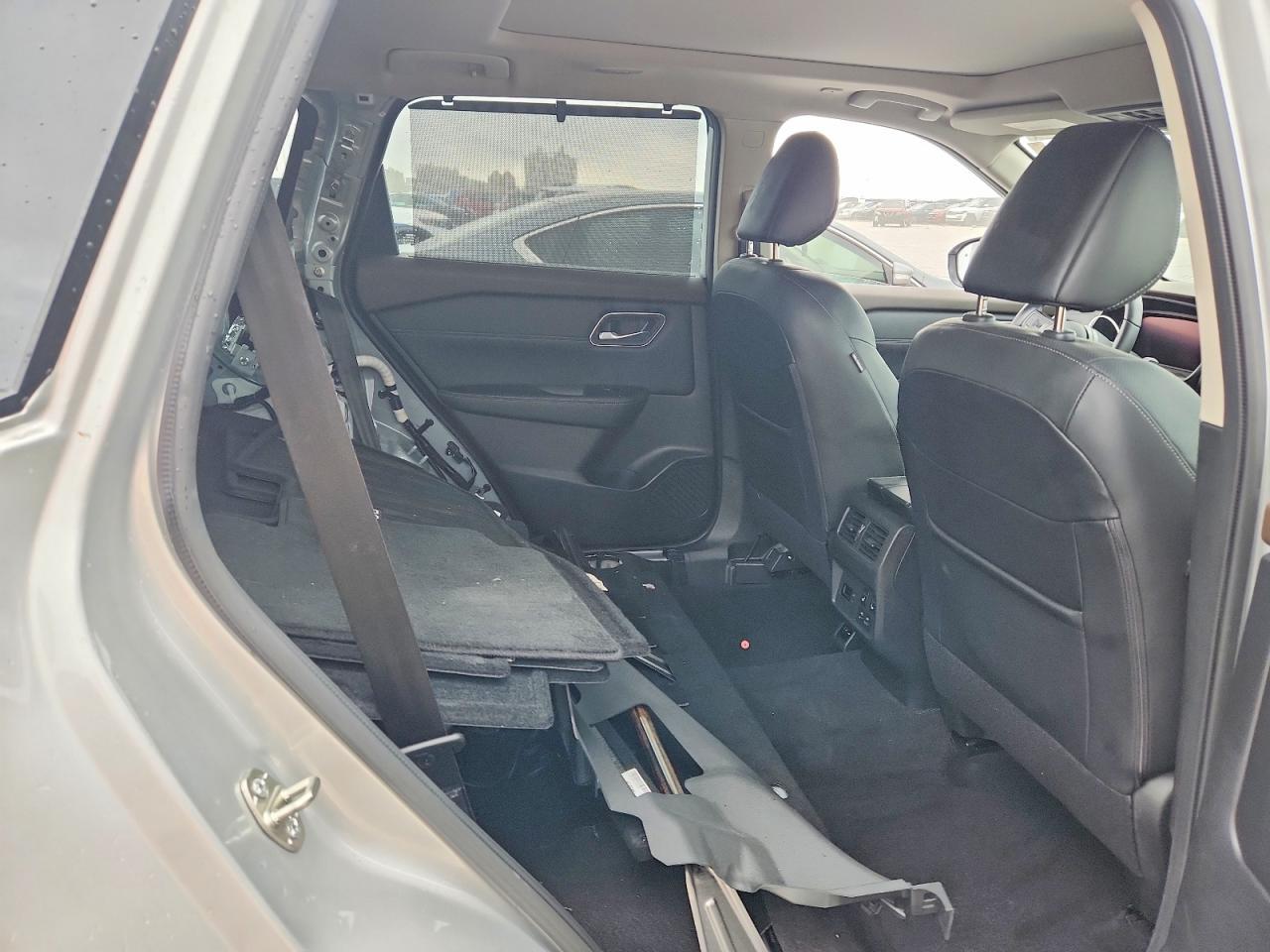 2023 Nissan Rogue Platinum - zdjęcie 11