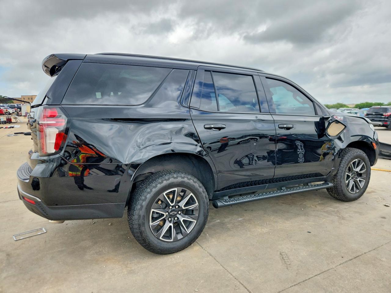 2021 Chevrolet Tahoe K1500 Z71 - zdjęcie 3