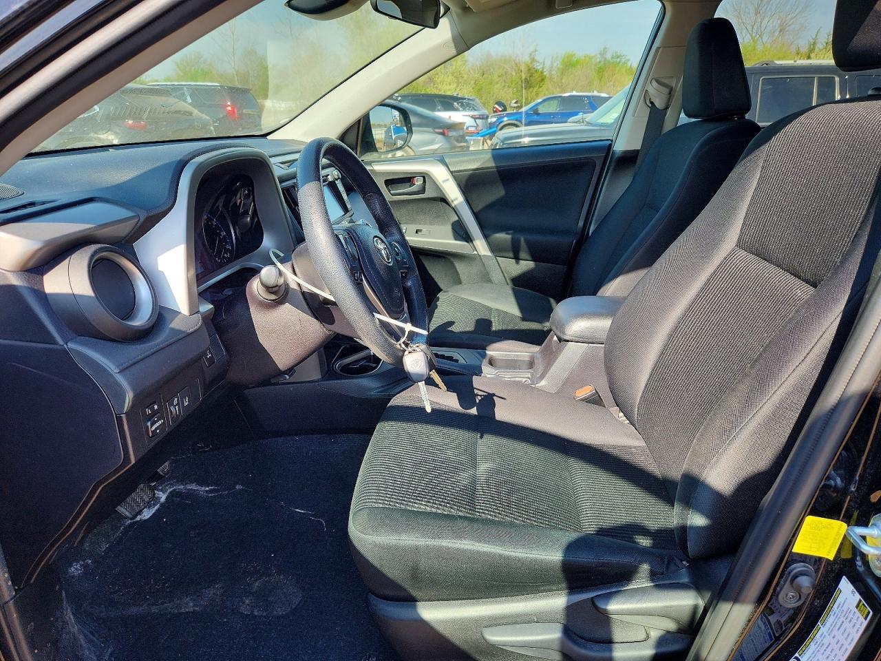 2017 Toyota Rav4 Le - zdjęcie 7