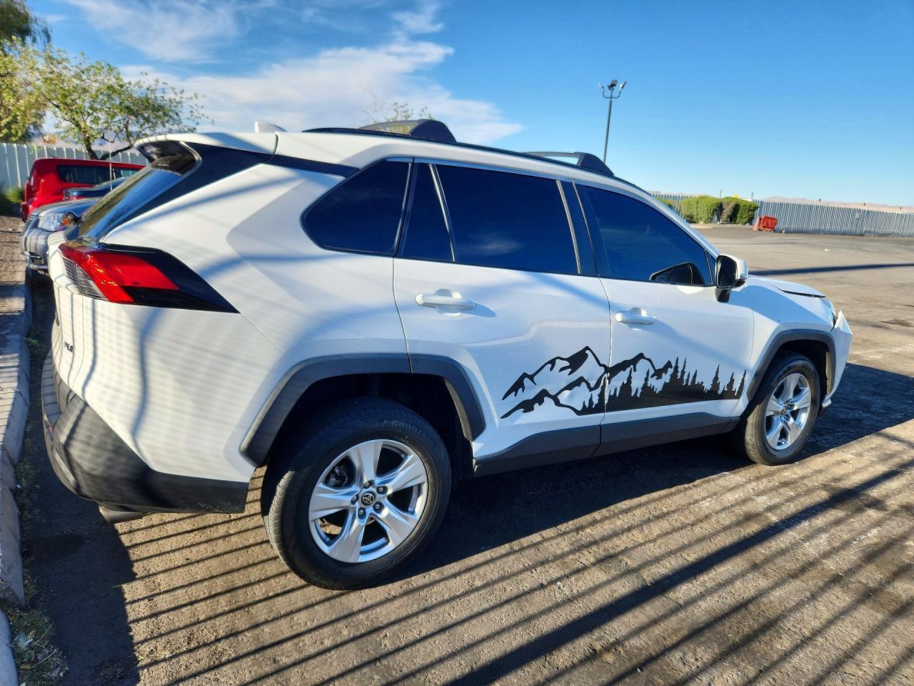 2021 Toyota Rav4 Xle - zdjęcie 3
