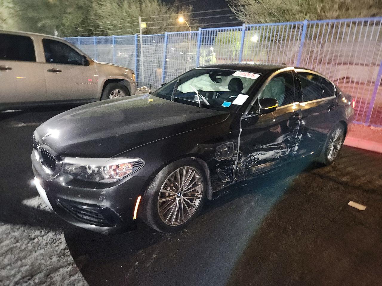 2019 BMW 530E - zdjęcie główne