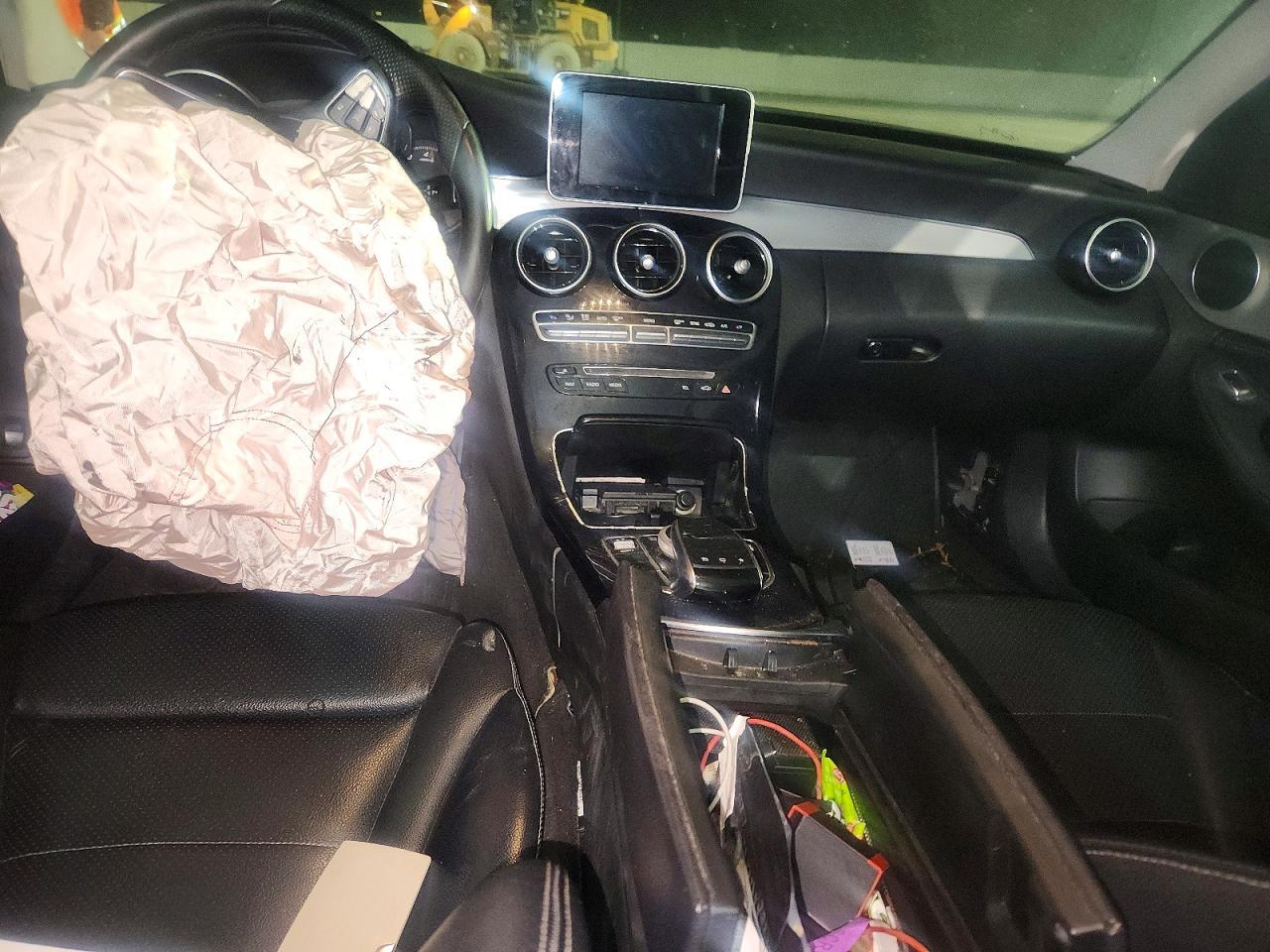 2015 Mercedes-Benz C 300 - zdjęcie 8