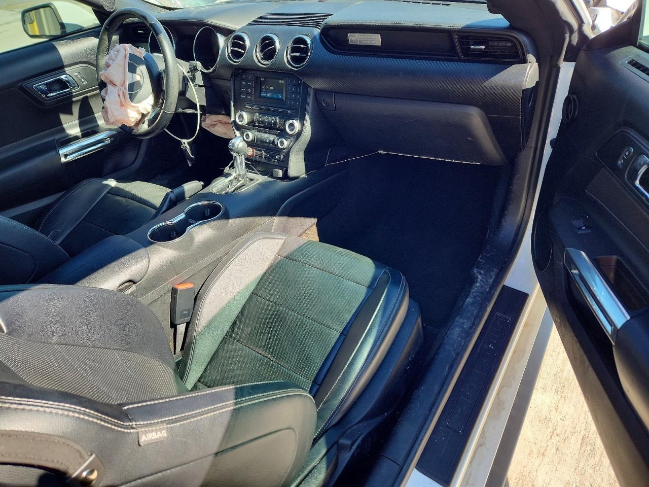 2016 Ford Mustang - zdjęcie 8