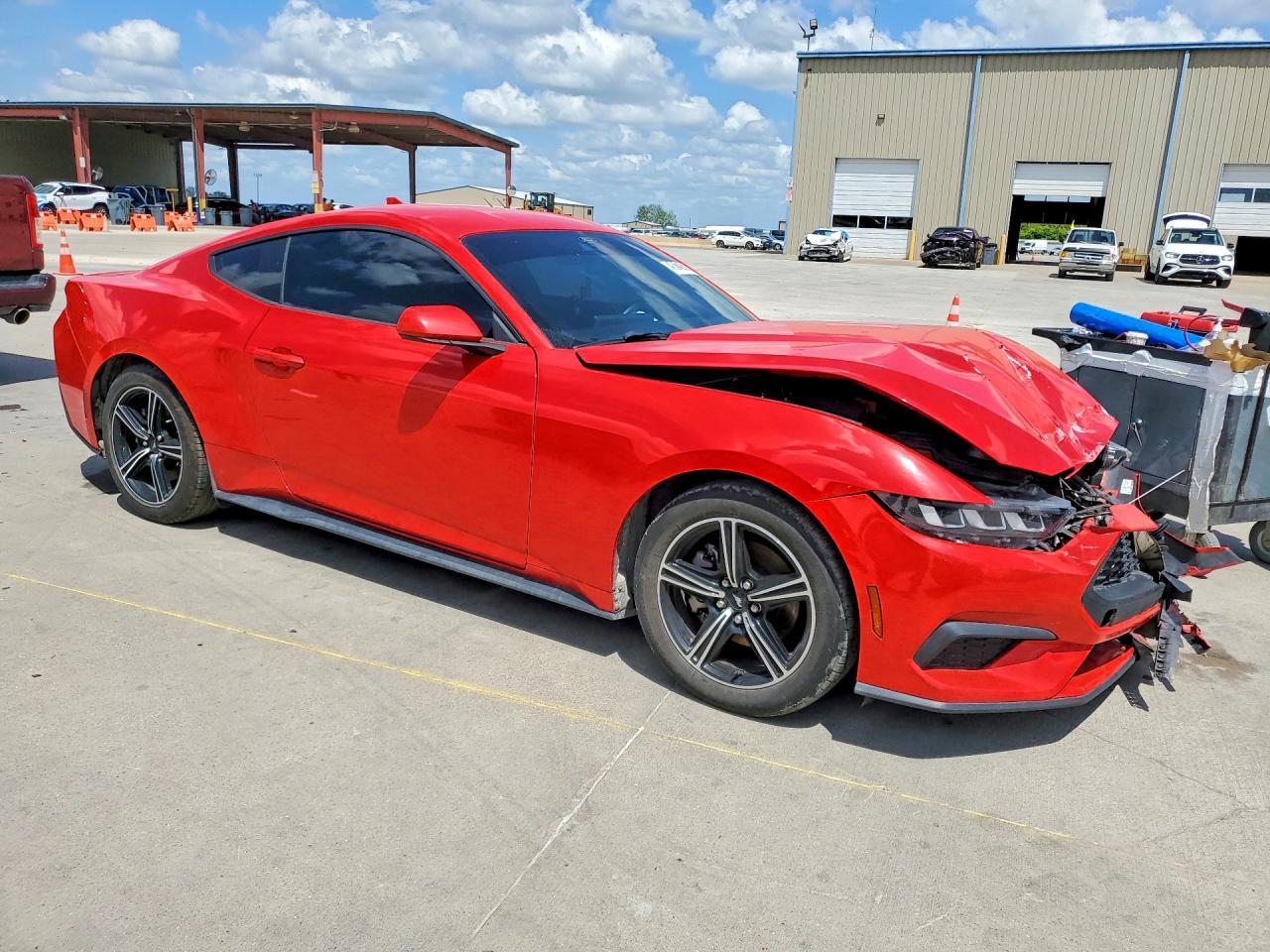 2024 Ford Mustang - zdjęcie 4