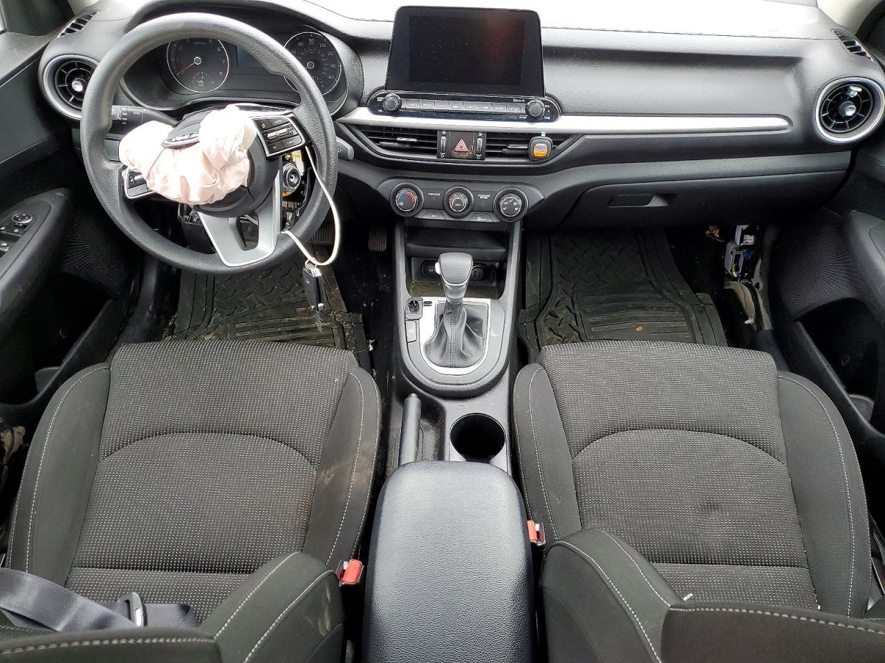 2021 Kia Forte Lxs - zdjęcie 8