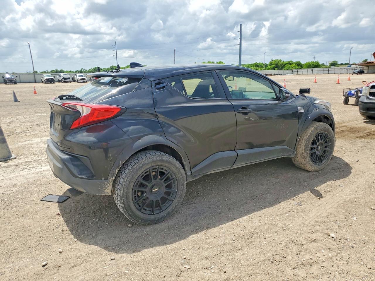 2019 Toyota C-Hr Le - zdjęcie 3