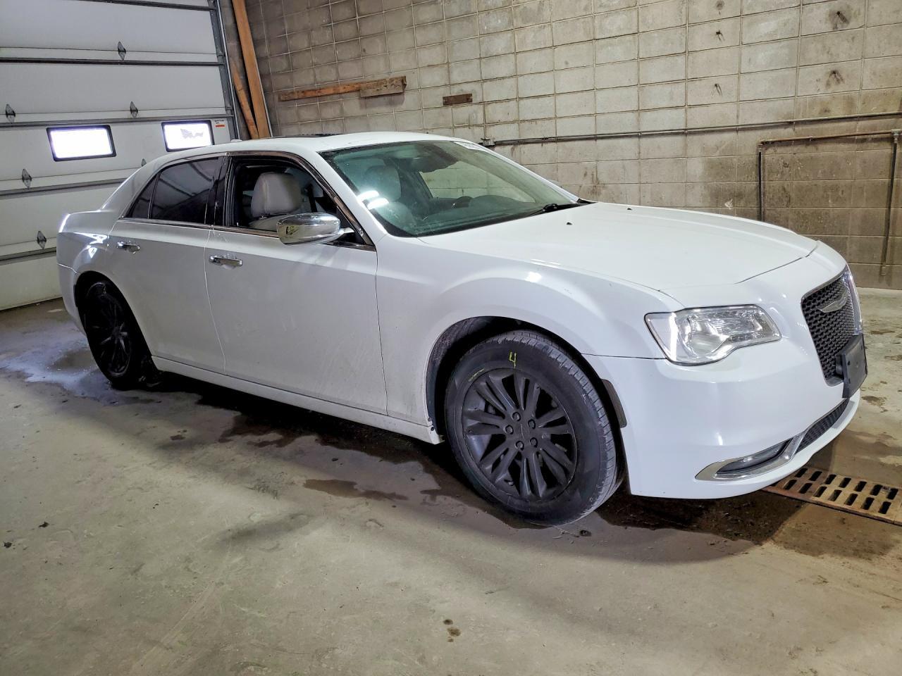 2016 Chrysler 300C - zdjęcie 4