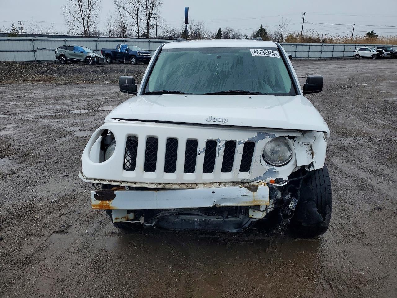 2014 Jeep Patriot Latitude - zdjęcie 5