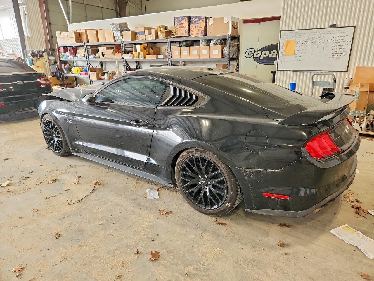 2020 Ford Mustang Gt Coupe - zdjęcie 2