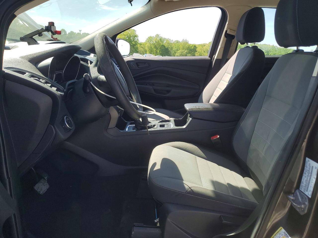 2017 Ford Escape S - zdjęcie 7