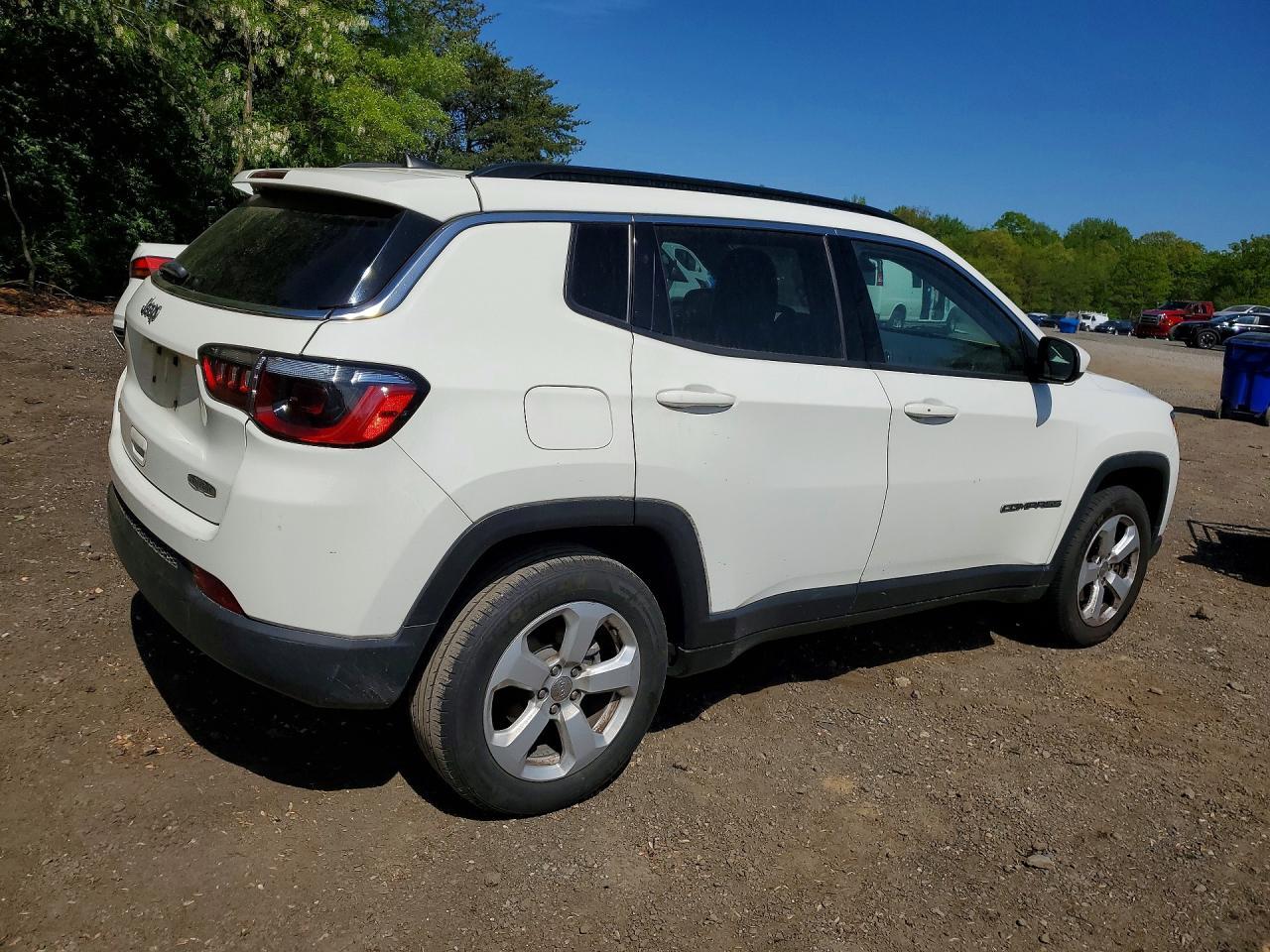 2021 Jeep Compass Latitude - zdjęcie 3