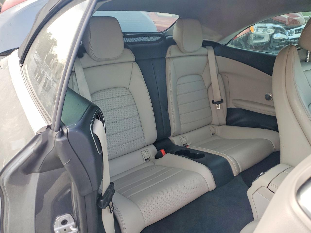 2017 Mercedes-Benz C 300 4Matic - zdjęcie 10