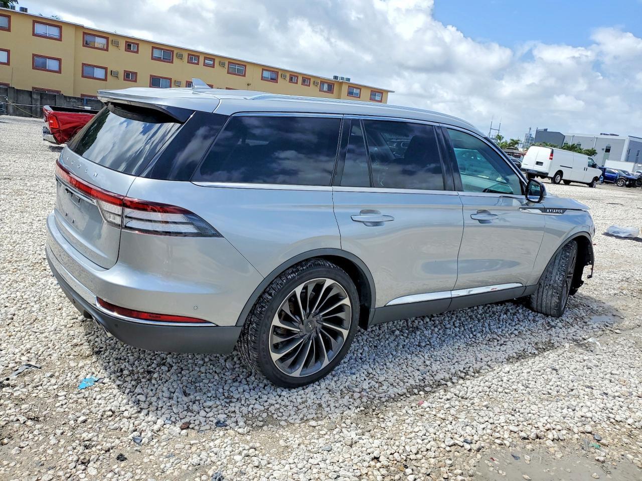 2020 Lincoln Aviator Reserve - zdjęcie 3