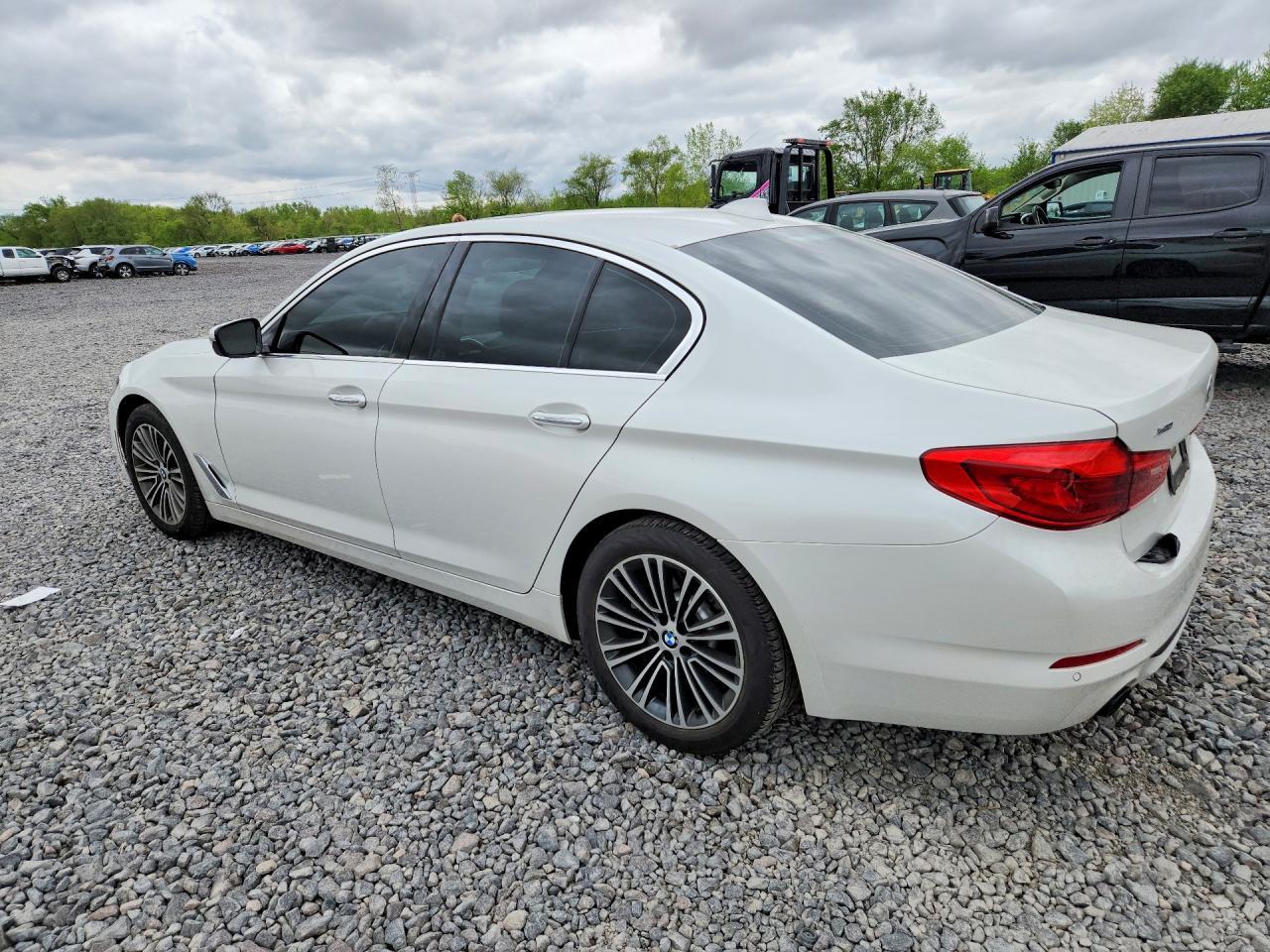 2018 BMW 530 Xi - zdjęcie 2