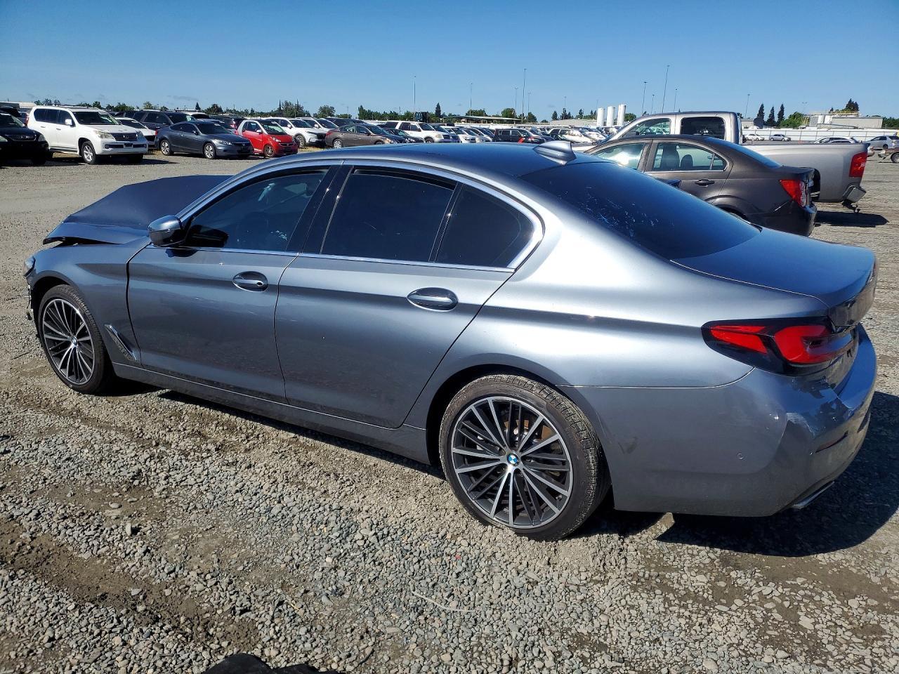 2021 BMW 530 I - zdjęcie 2