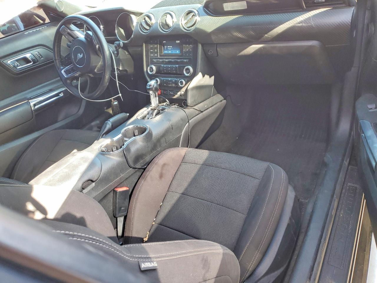 2016 Ford Mustang - zdjęcie 8