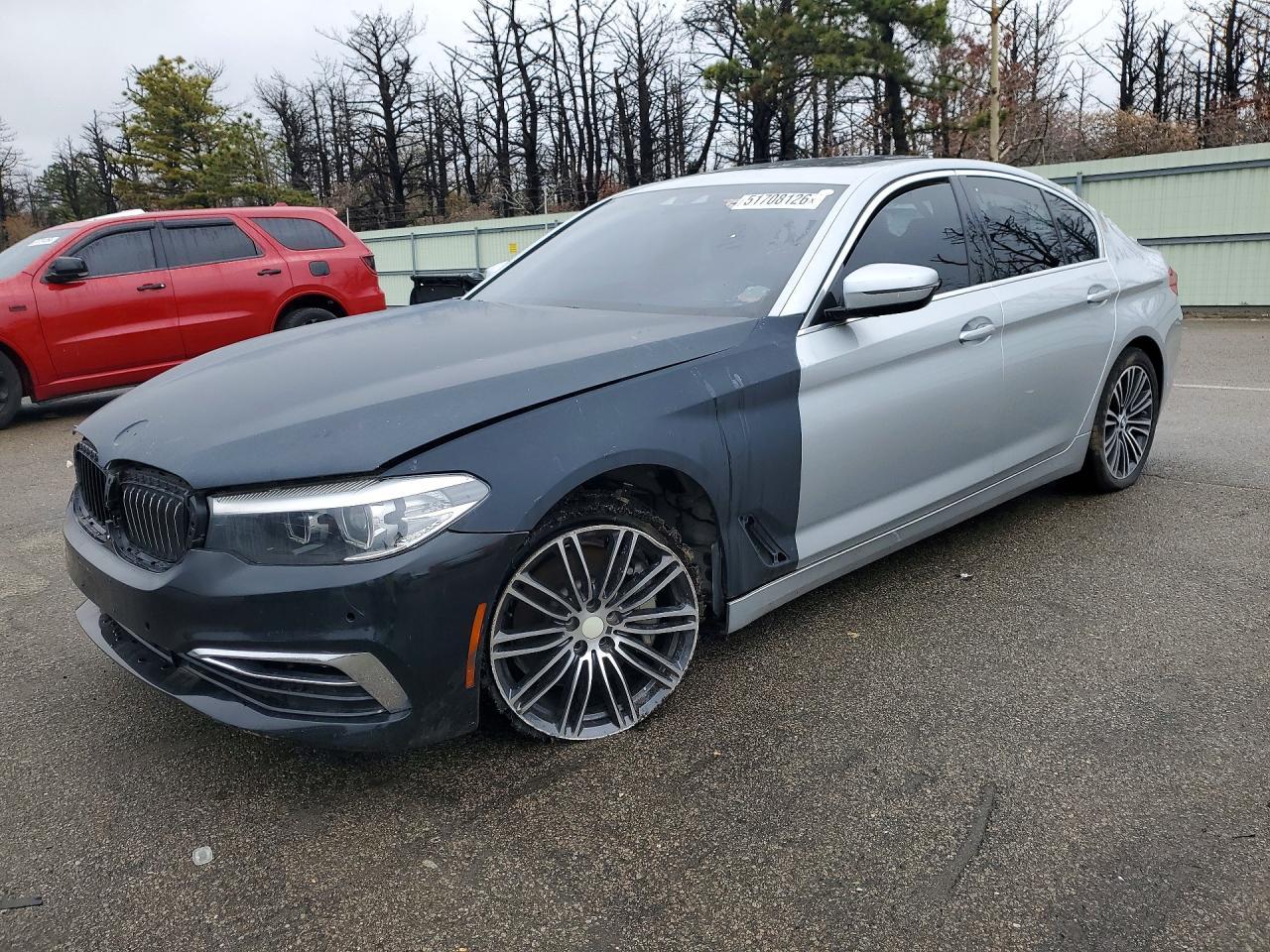 2020 BMW 530 Xi - zdjęcie główne