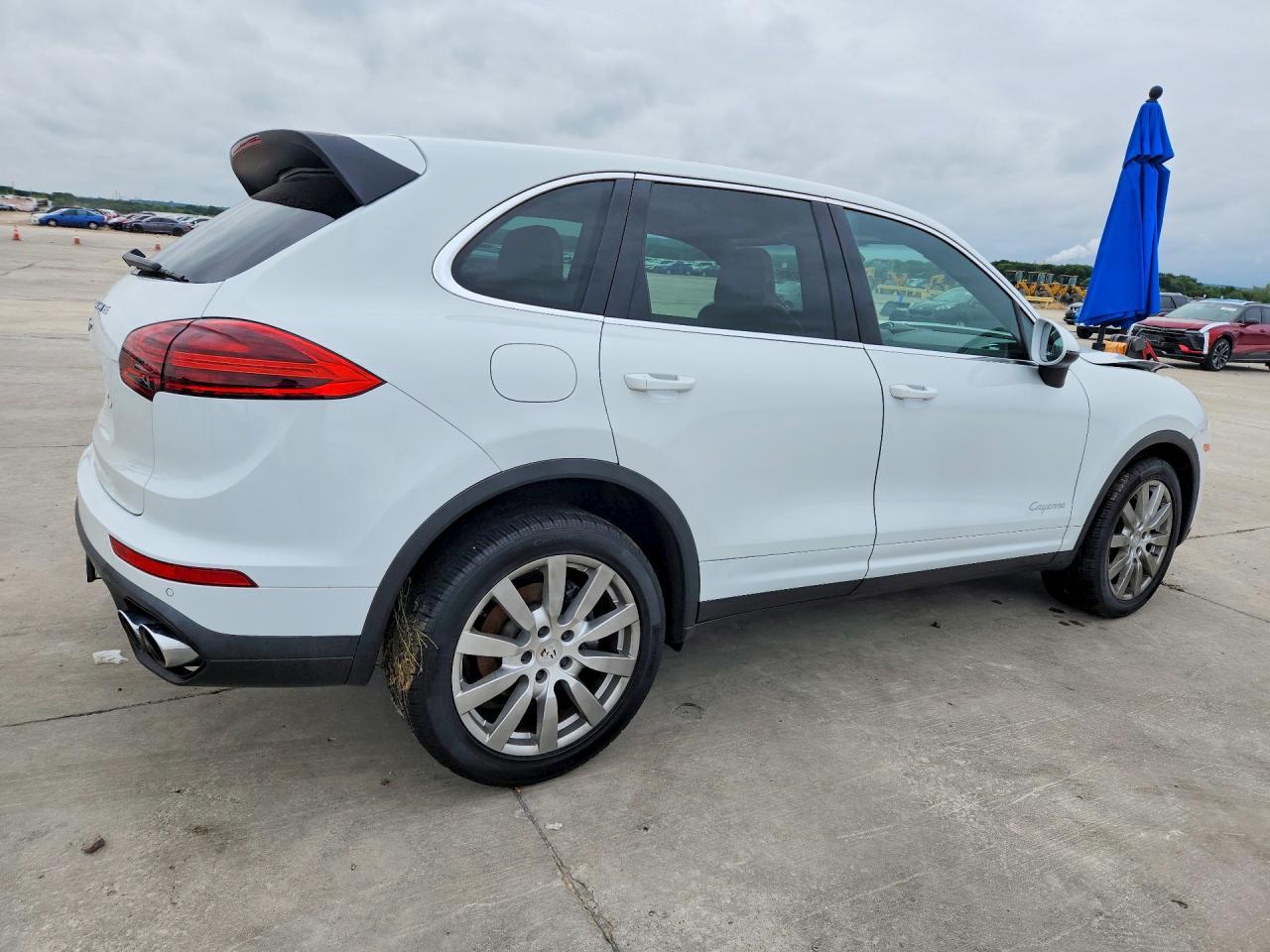 2016 Porsche Cayenne - zdjęcie 3