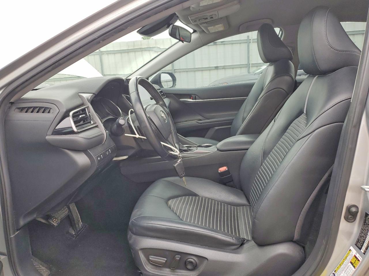2021 Toyota Camry Se - zdjęcie 7