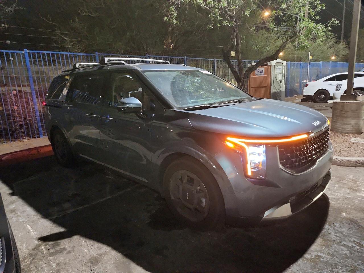 2025 Kia Carnival Sx - zdjęcie 4