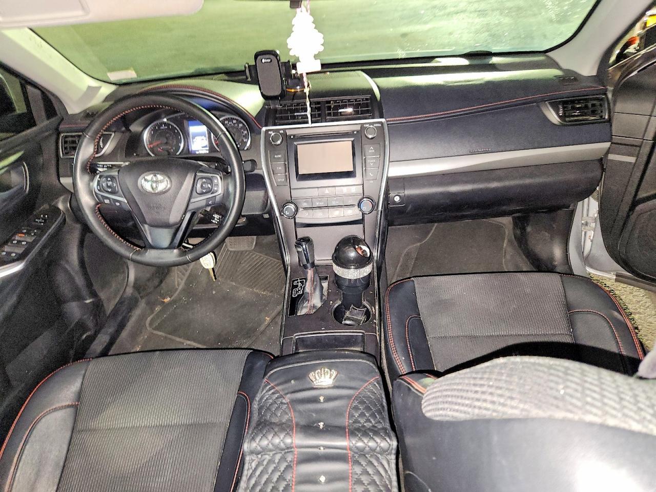 2016 Toyota Camry Se - zdjęcie 8