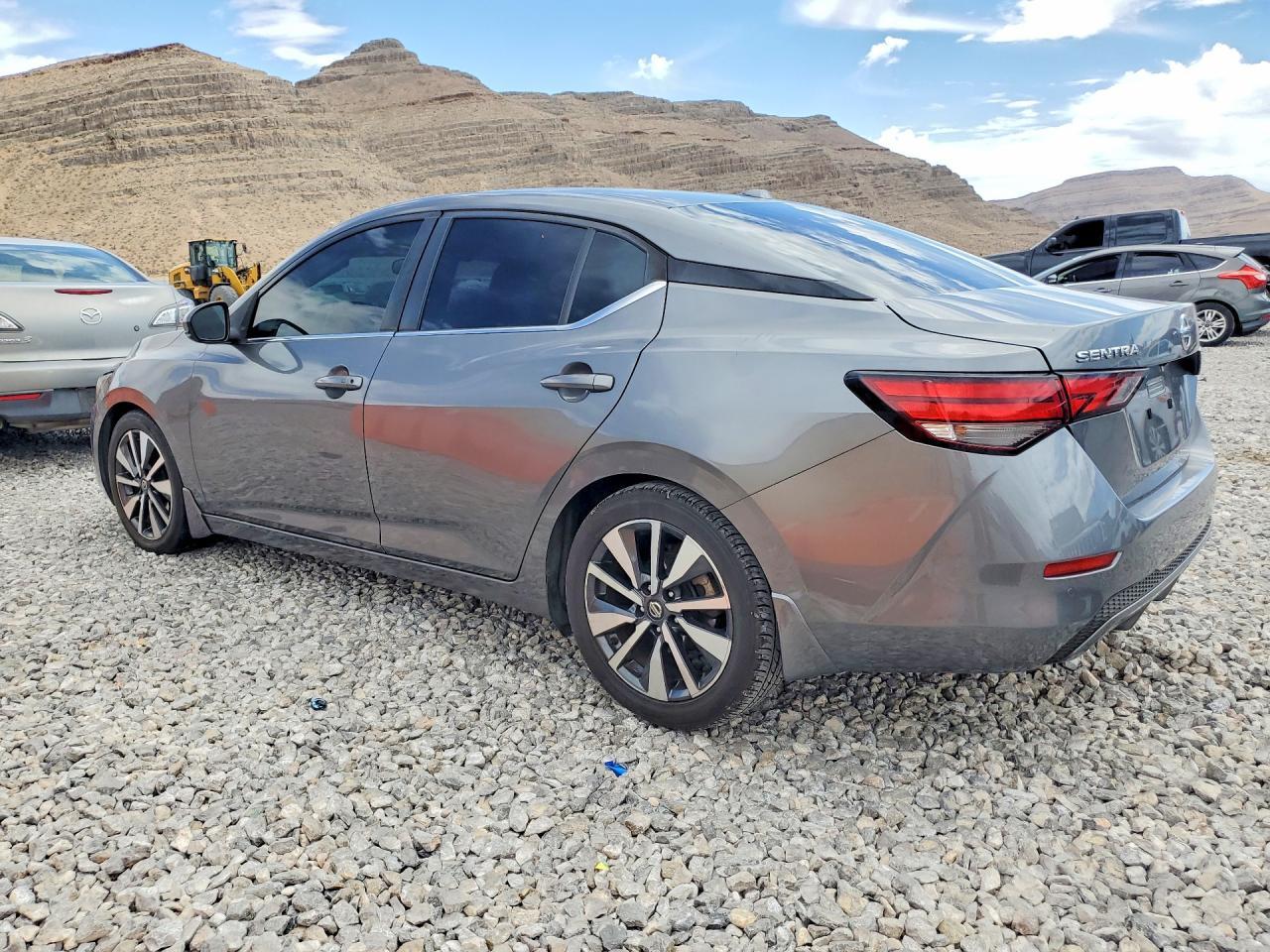 2020 Nissan Sentra Sv - zdjęcie 2
