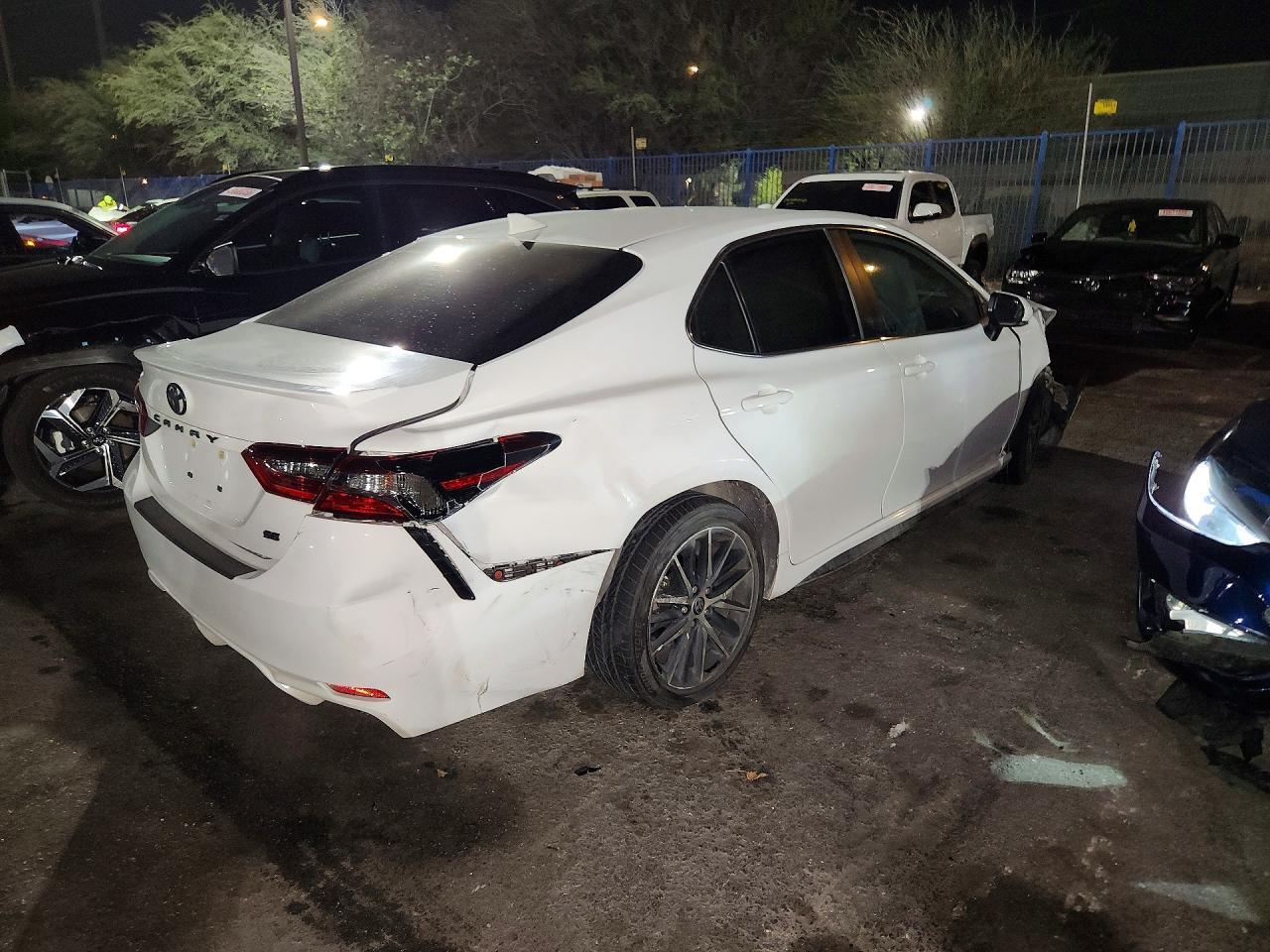 2024 Toyota Camry Se - zdjęcie 3