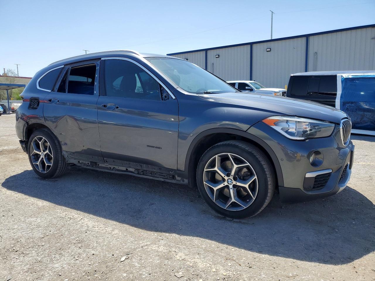 2017 BMW X1 Sdrive28I - zdjęcie 4