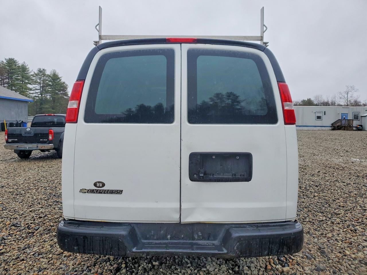 2017 Chevrolet Express G2500 - zdjęcie 6