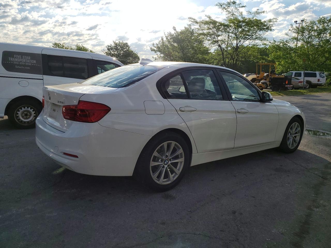 2018 BMW 320 Xi - zdjęcie 3