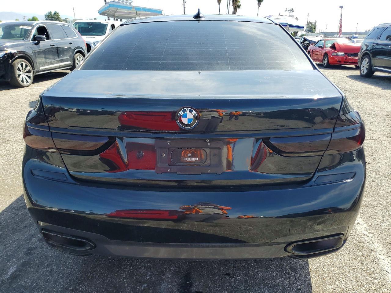 2018 BMW 740 I - zdjęcie 6