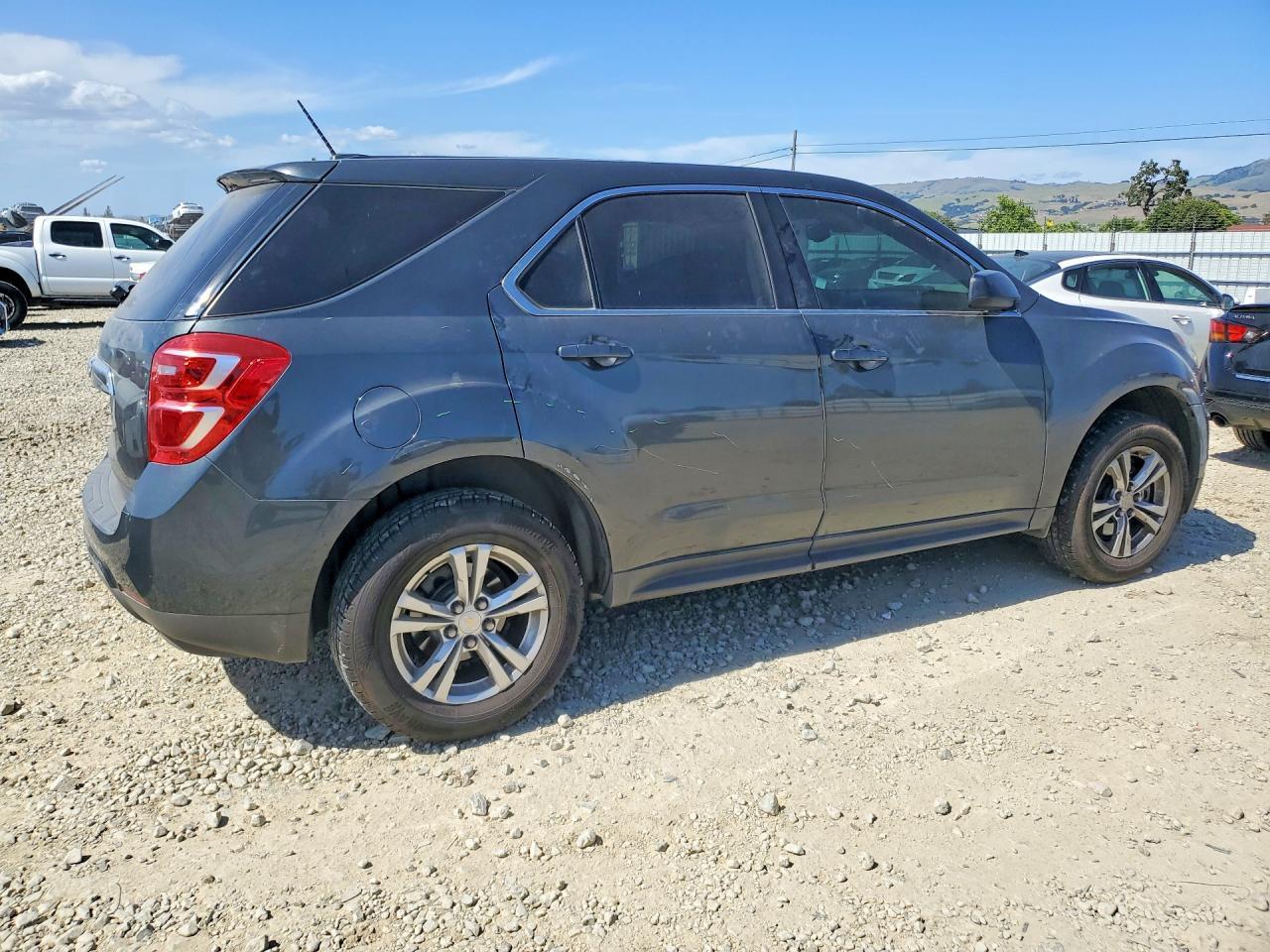 2017 Chevrolet Equinox Ls - zdjęcie 3