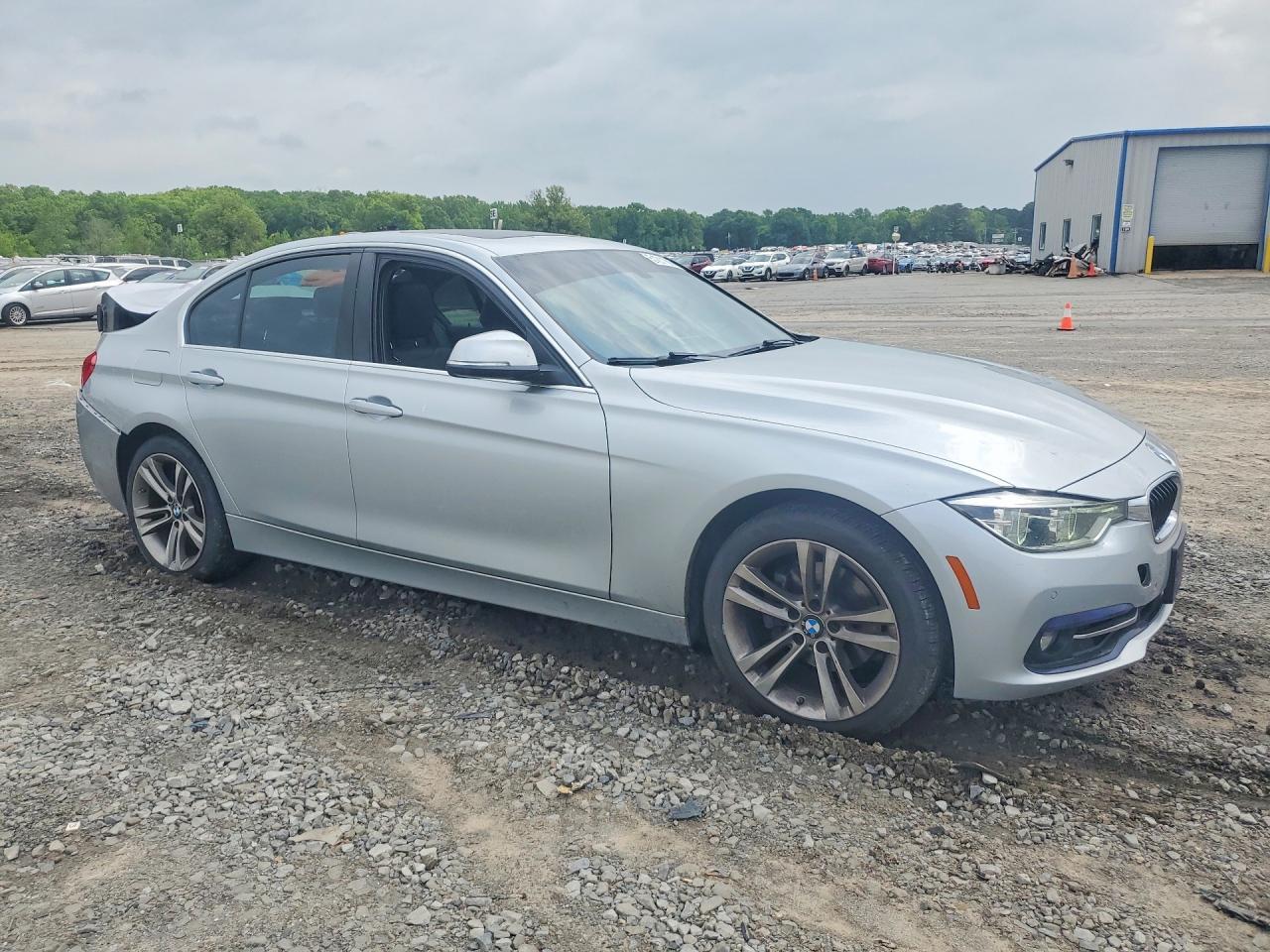 2017 BMW 330 Xi - zdjęcie 4
