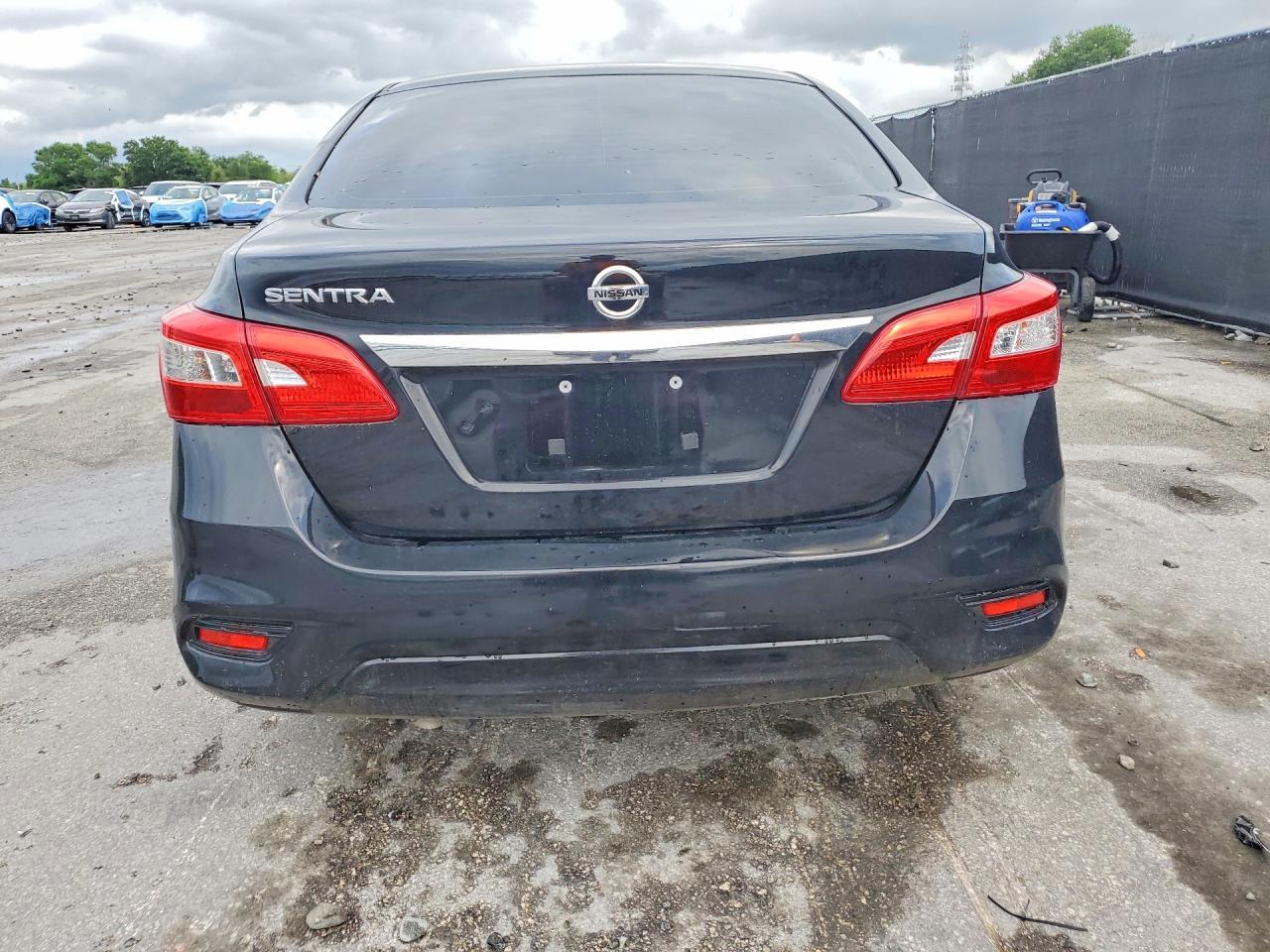 2019 Nissan Sentra S - zdjęcie 6