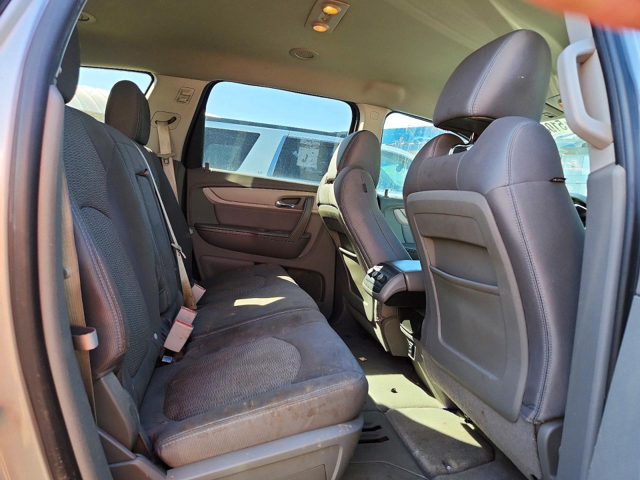 2016 Chevrolet Traverse Ls - zdjęcie 11