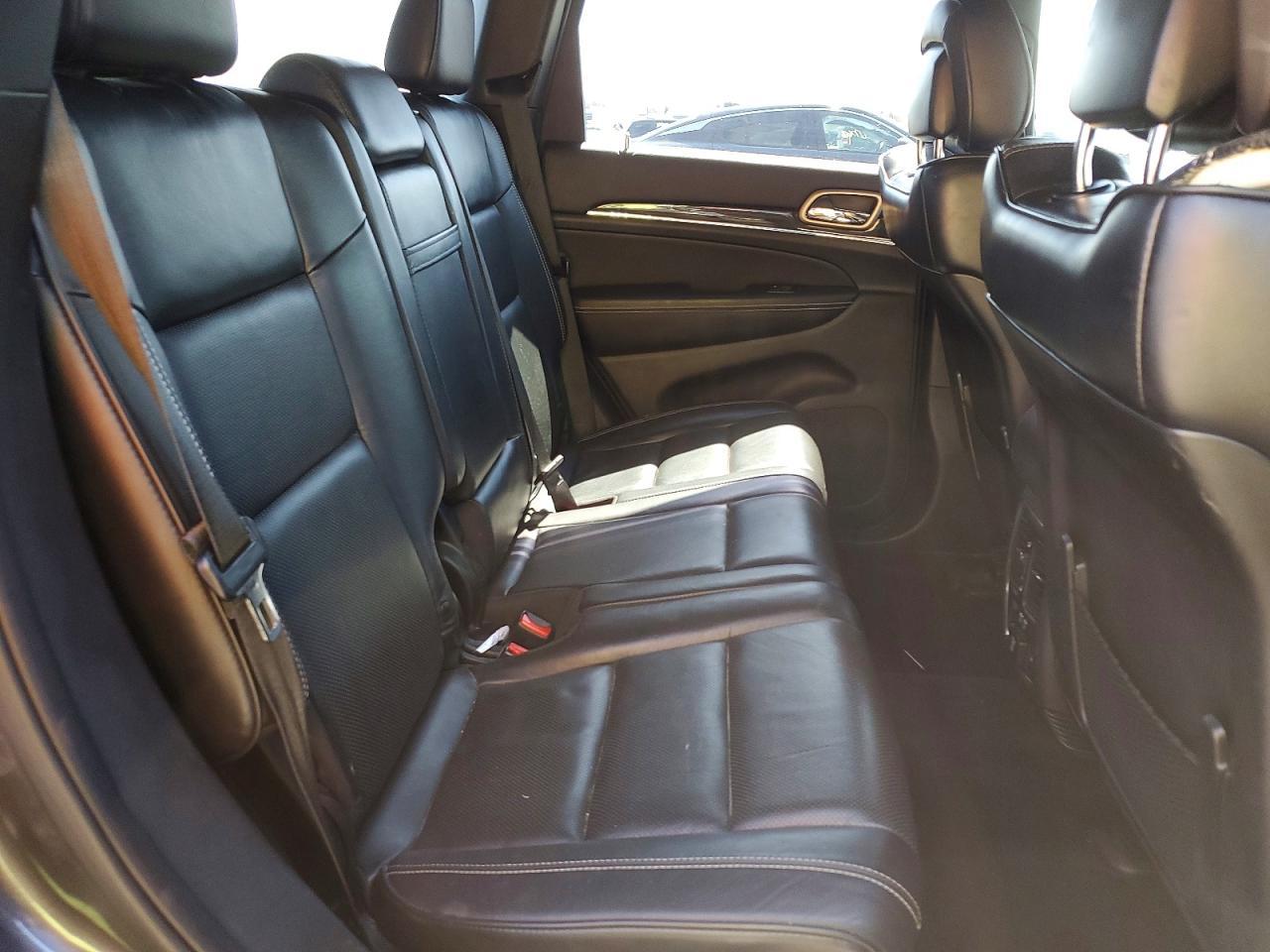 2015 Jeep Grand Cherokee Overland - zdjęcie 11