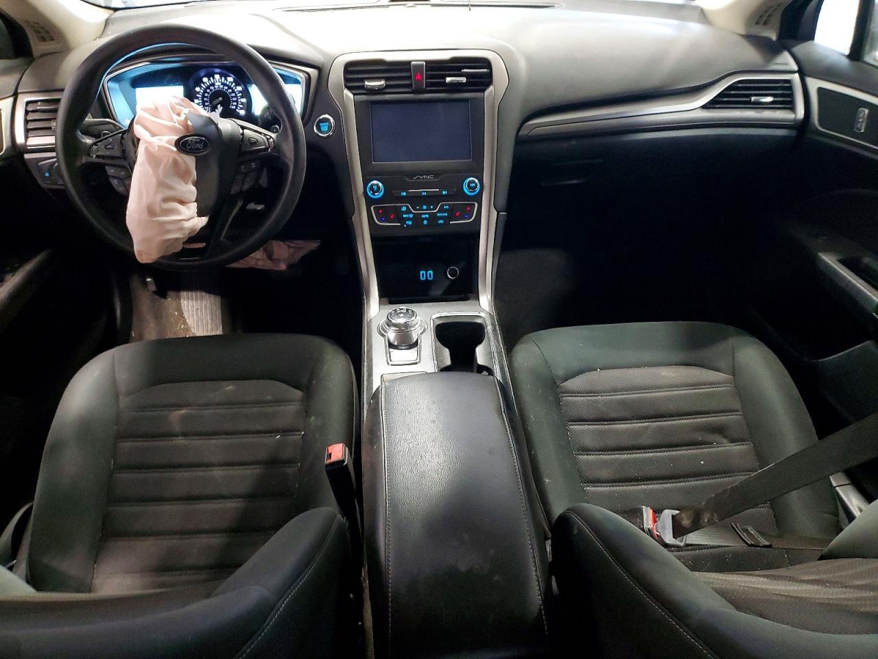 2020 Ford Fusion Se - zdjęcie 8