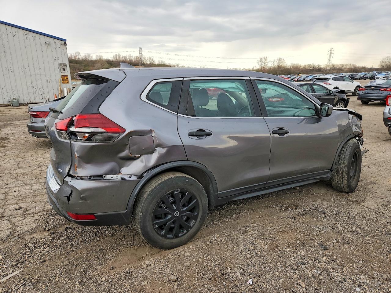 2018 Nissan Rogue S - zdjęcie 3