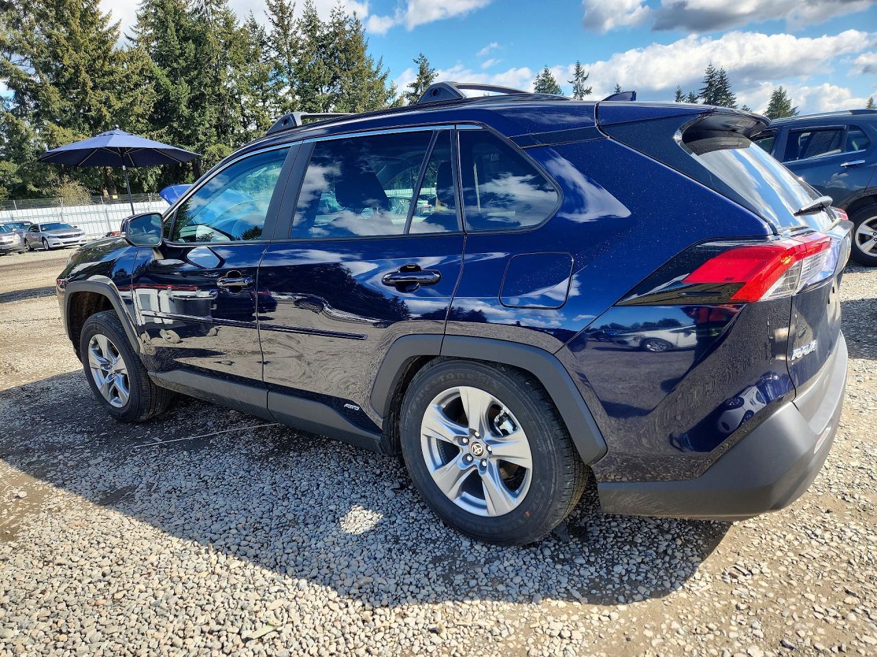 2025 Toyota Rav4 Hybrid Xle - zdjęcie 2