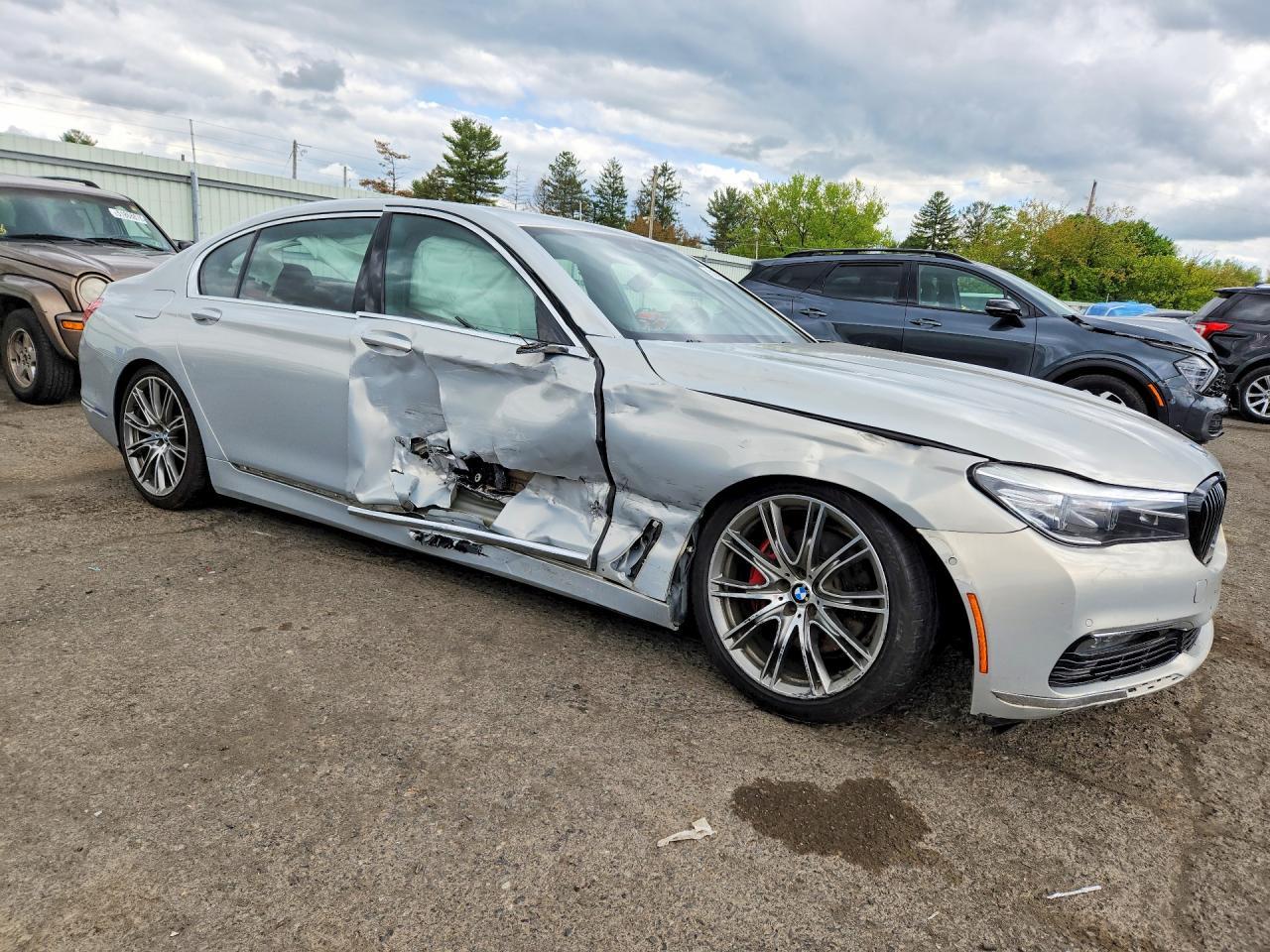 2016 BMW 740 I - zdjęcie 4