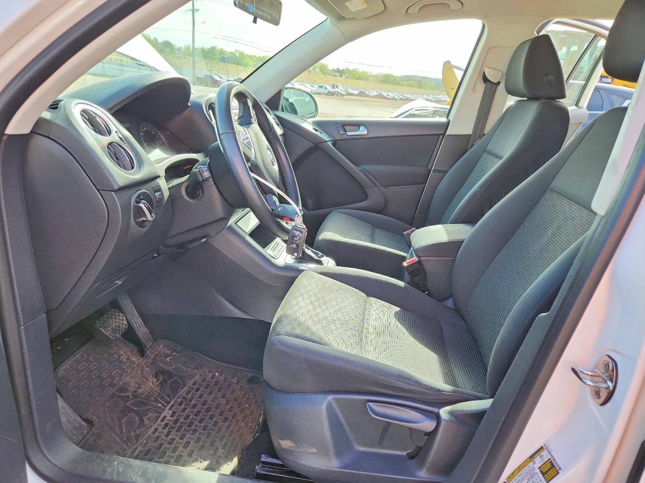 2013 Volkswagen Tiguan S - zdjęcie 7