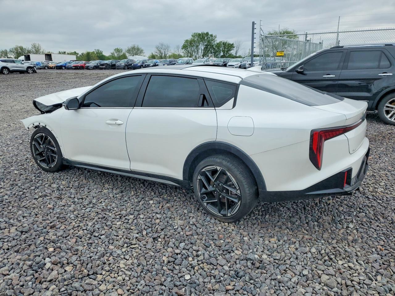 2025 Kia K4 Gt Line - zdjęcie 2