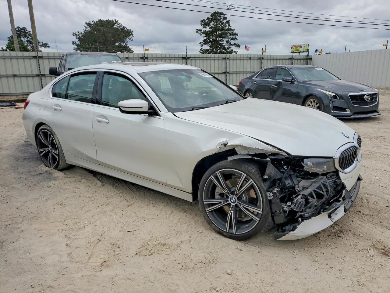 2021 BMW 330E - zdjęcie 4