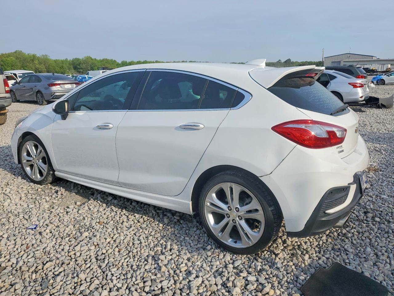 2017 Chevrolet Cruze Premier - zdjęcie 2